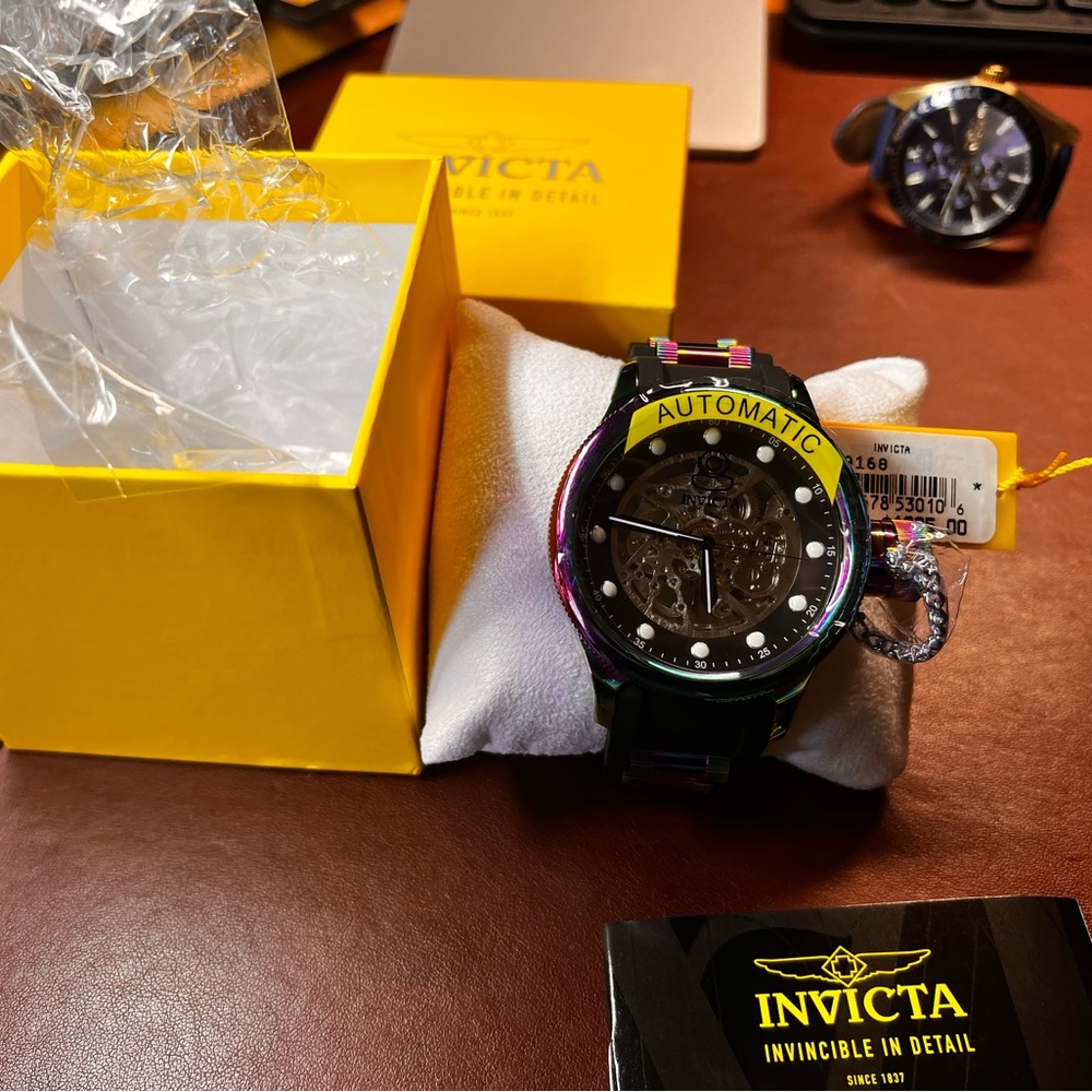 Invicta Russian Diver 39168 Mens Iridescent Silicone Automatic Skeleton Watch